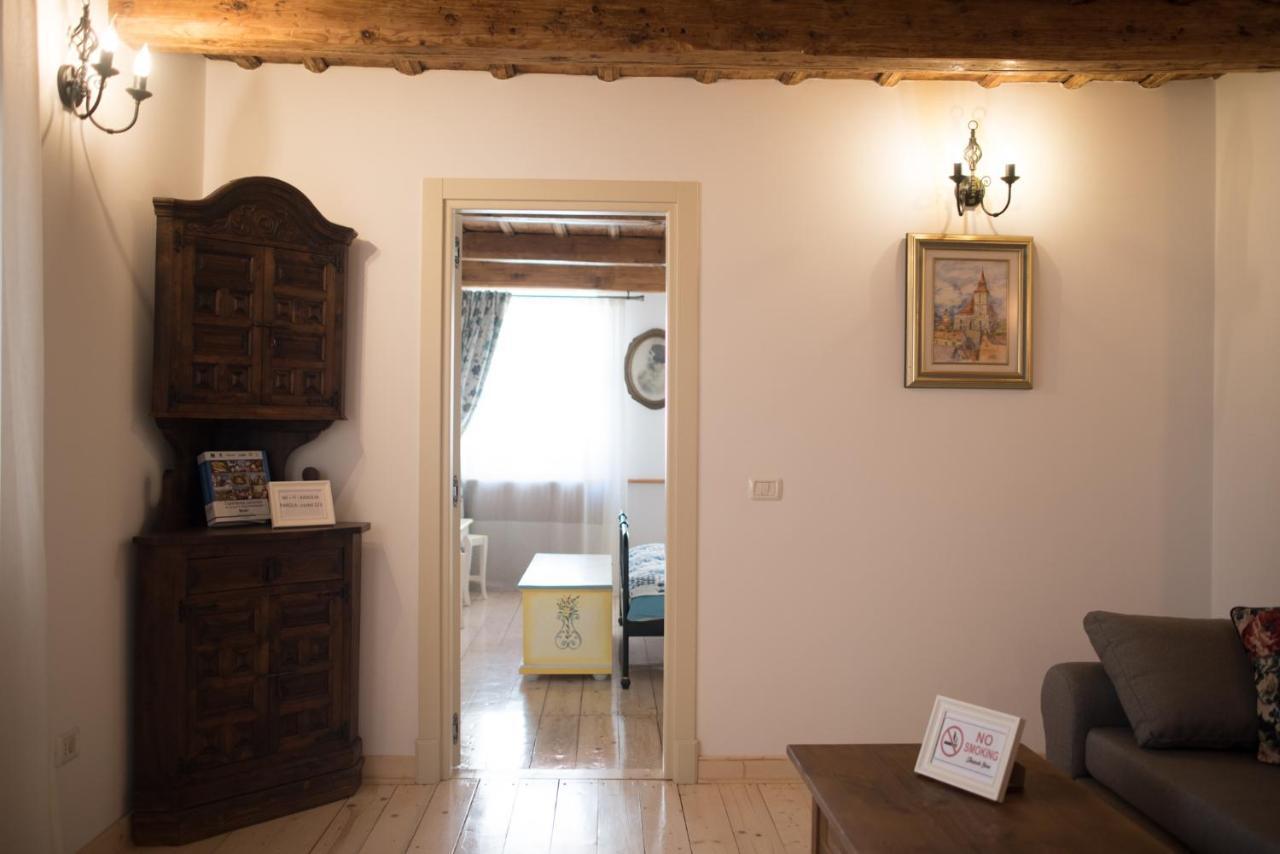 Appartement Crown Of Karolina à Braşov Extérieur photo