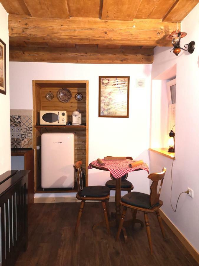 Appartement Crown Of Karolina à Braşov Extérieur photo